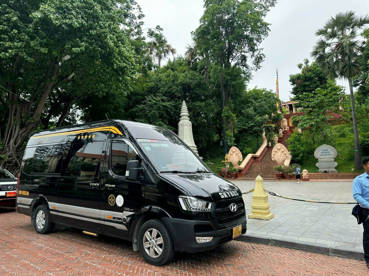 giá thuê xe limousine đi tây ninh