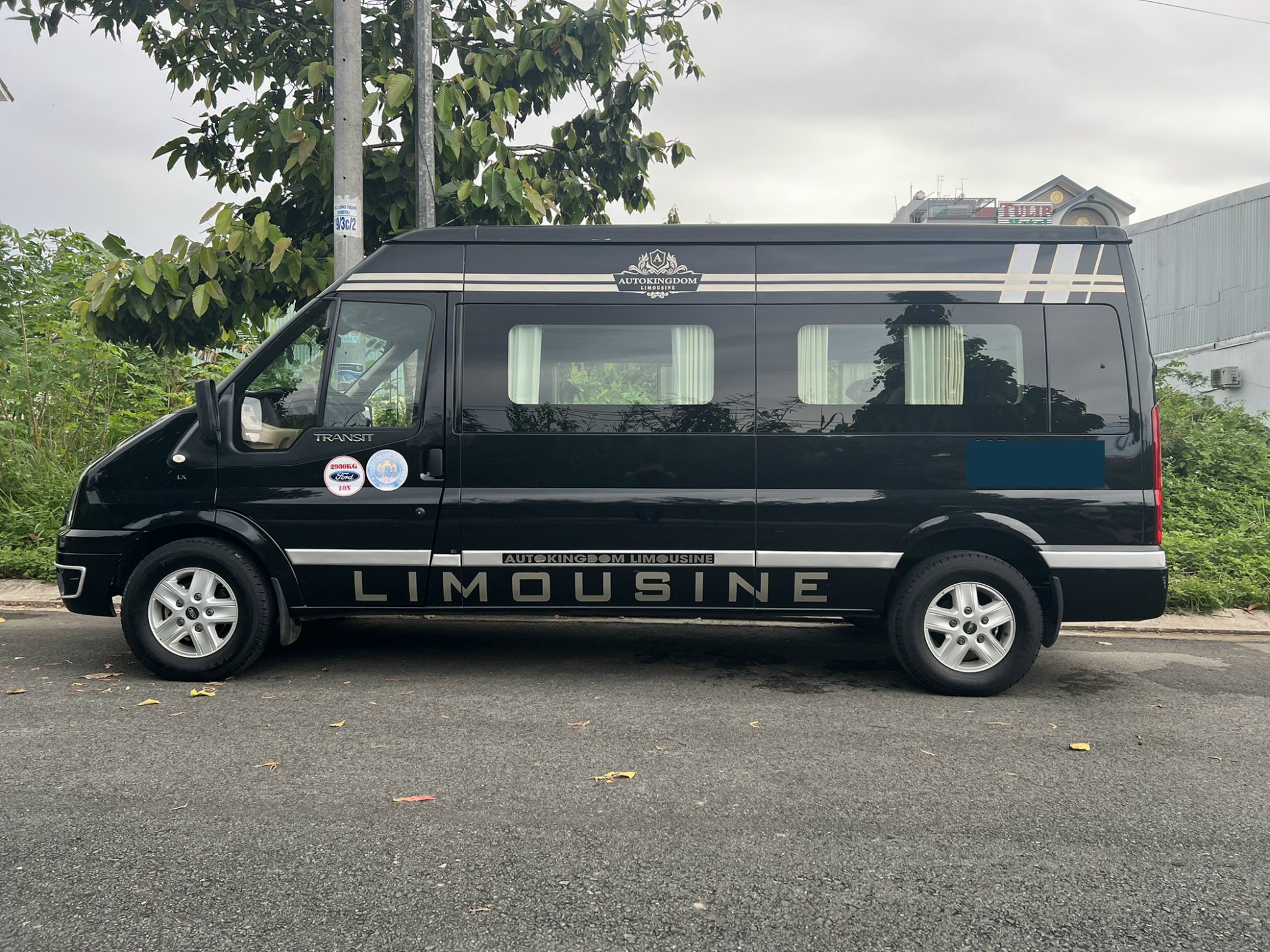 thue-xe-limousine-9-cho-can-tho